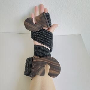 Women’s Vintage Indonesian Belt Black Seed Beads Starburst Pattern Wooden Buckle